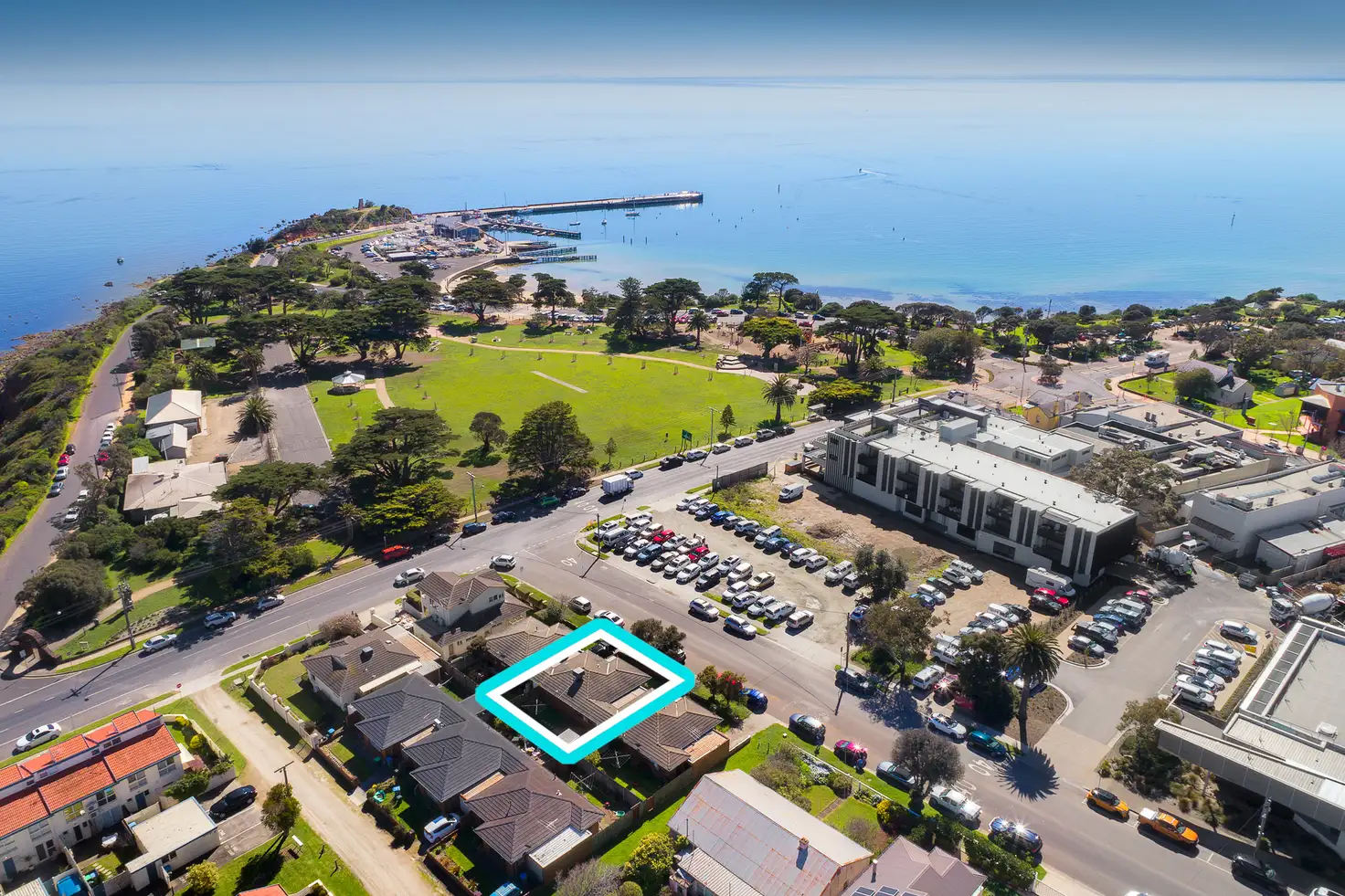 Main view of Homely unit listing, 2/1 Vancouver Street, Mornington VIC 3931