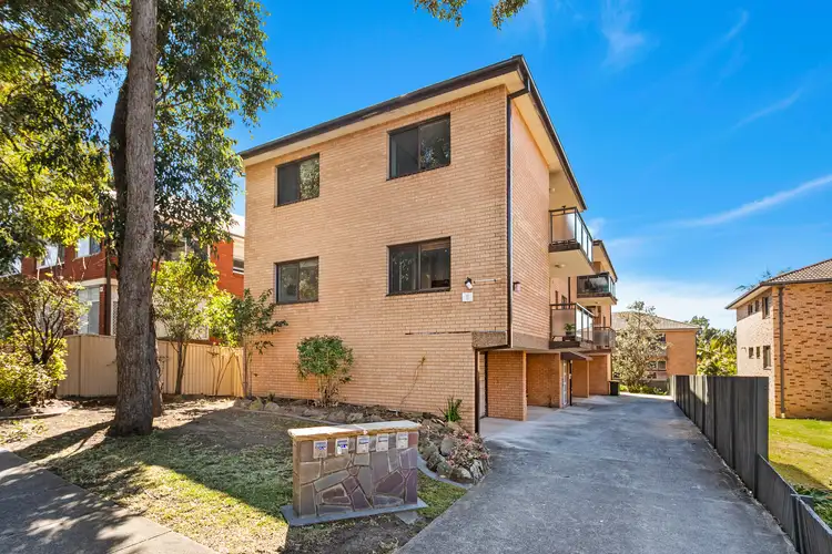 2/8 Andover Street
