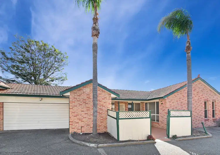 6/77 Boronia Road, Greenacre NSW 2190