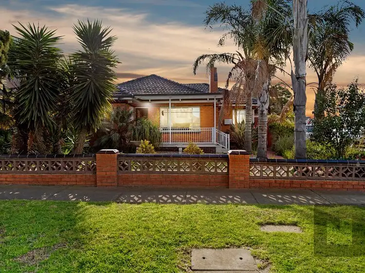 36 Eames Avenue, Brooklyn VIC 3012