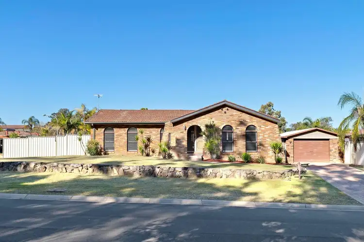 8 Corio Drive, St Clair NSW 2759