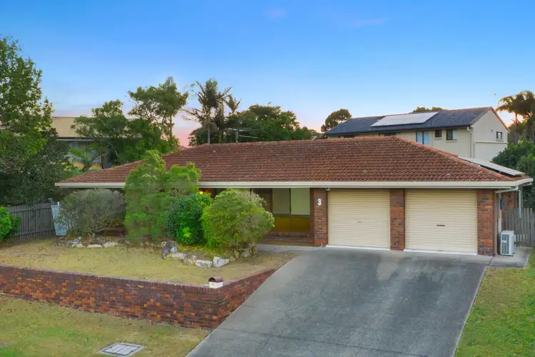 3 Lochleven Street, Carindale QLD 4152