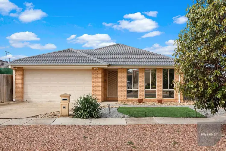 8 Davison Court, Maddingley VIC 3340