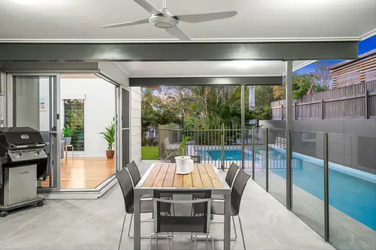 32 Ian Street, Lota QLD 4179