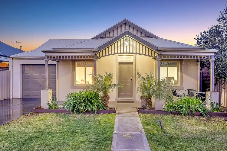 22 Berrima Close, Craigieburn VIC 3064