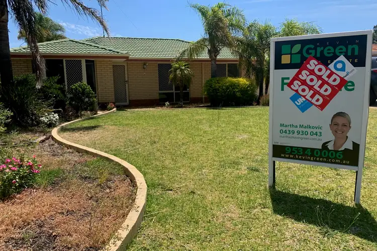 11 Coppercups Place, Halls Head WA 6210