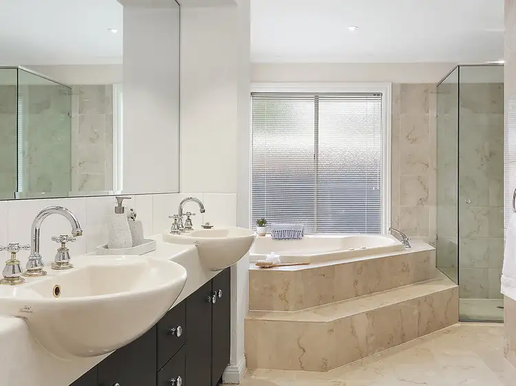 Sixth view of Homely house listing, 2 Ilinga Court, Eltham VIC 3095