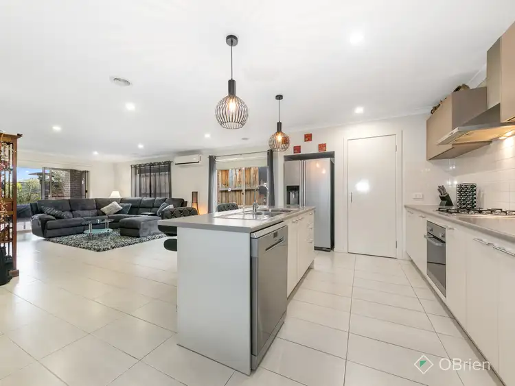 Second view of Homely house listing, 6 Belmont Crescent, Pakenham VIC 3810