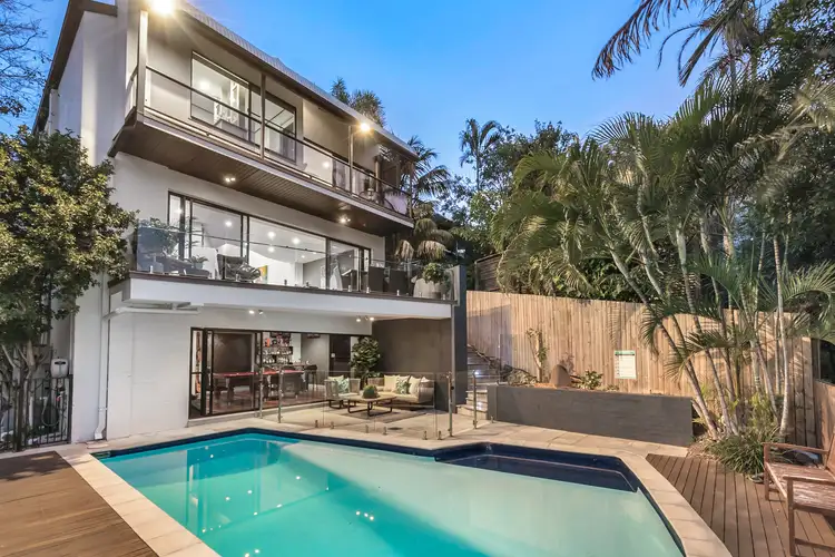 8 Pleasant Street, Red Hill QLD 4059