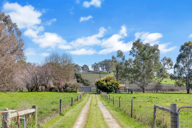 125 Size Road, Oakbank SA 5243