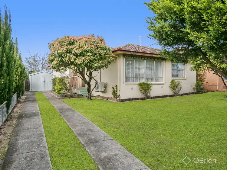 8 Spruce Court, Frankston North VIC 3200