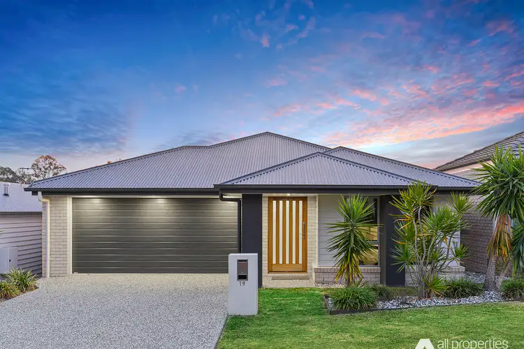 19 Barrington Circuit, Waterford QLD 4133