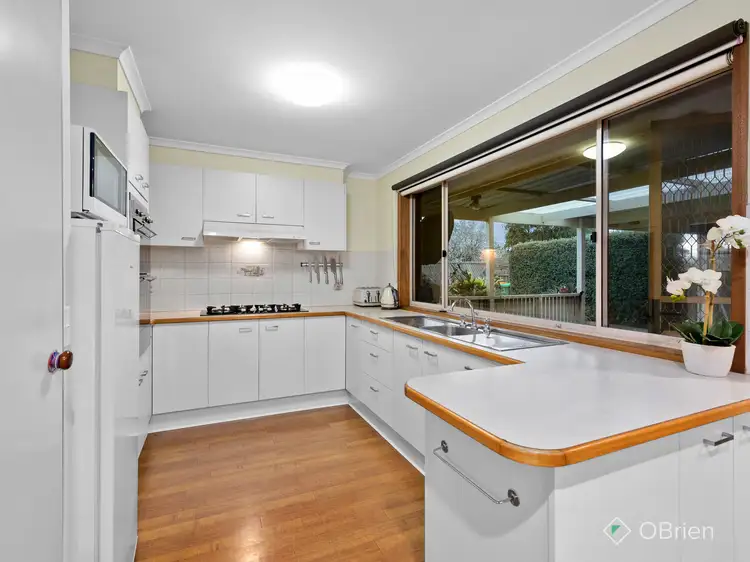 Fourth view of Homely house listing, 2 Matthews Court, Pakenham VIC 3810
