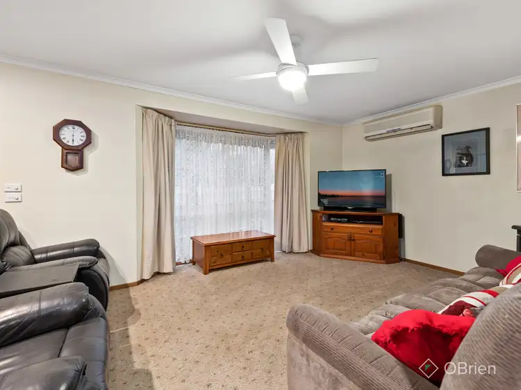 Fifth view of Homely house listing, 2 Matthews Court, Pakenham VIC 3810
