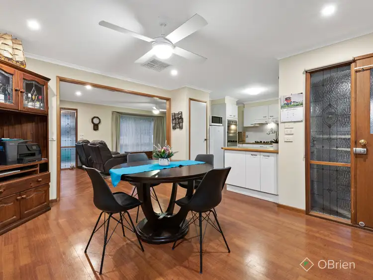 Sixth view of Homely house listing, 2 Matthews Court, Pakenham VIC 3810