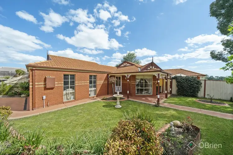 8 Sandalwood Grove, Carrum Downs VIC 3201