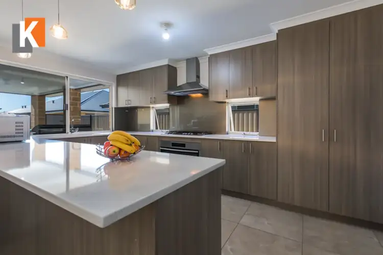 8 Petrona Crescent, Piara Waters WA 6112