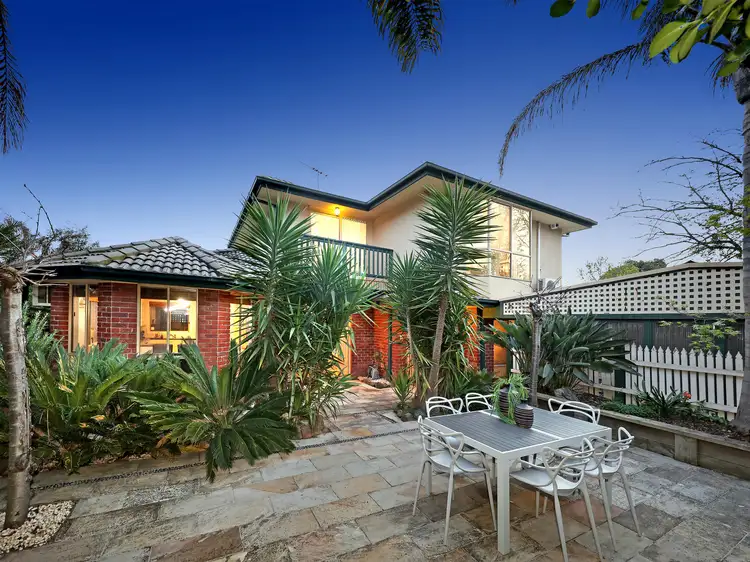 2/18a Canterbury Street, Hughesdale VIC 3166
