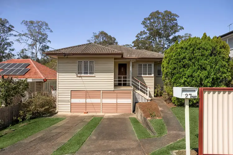 27 Arlington Street, Coorparoo QLD 4151