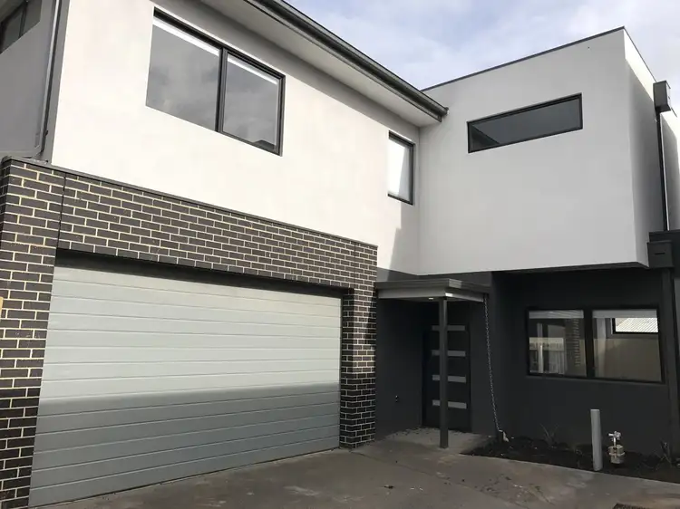 2/159 Greaves Street North