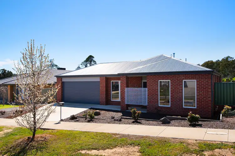 8 Tackane Court, Campbells Creek VIC 3451