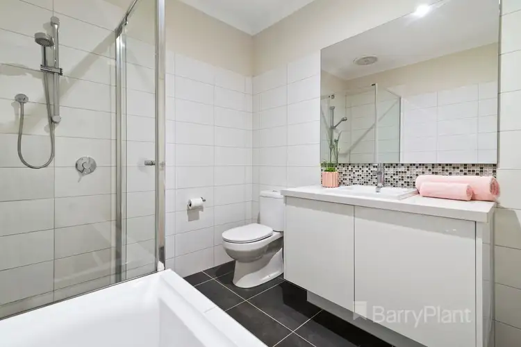 Fifth view of Homely house listing, 7 Paloma Court, Bundoora VIC 3083