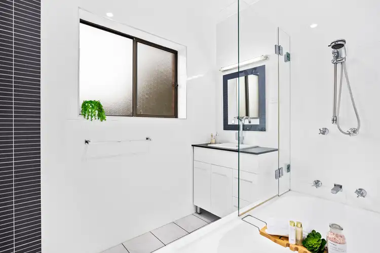 Fifth view of Homely house listing, 4 Dunstable Road, Farmborough Heights NSW 2526