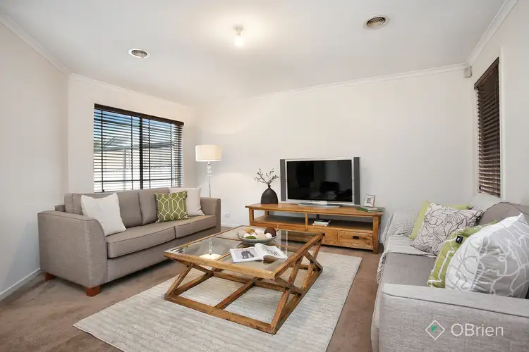 Second view of Homely house listing, 3 Poppy Place, Carrum Downs VIC 3201