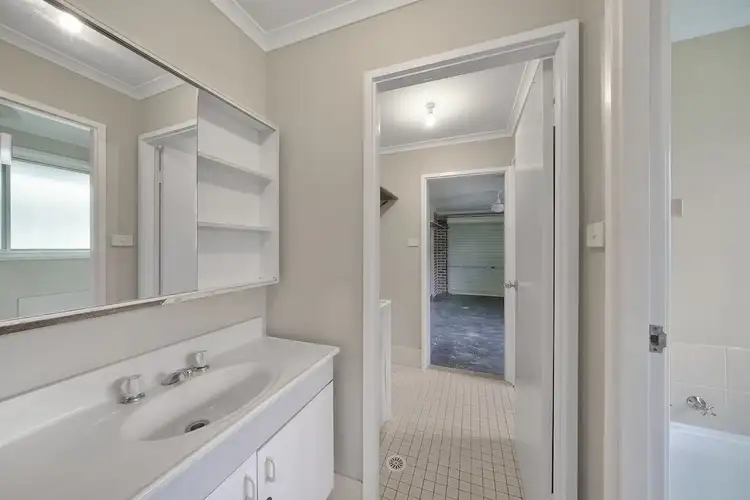 Sixth view of Homely house listing, 2 Hudson Way, Currans Hill NSW 2567