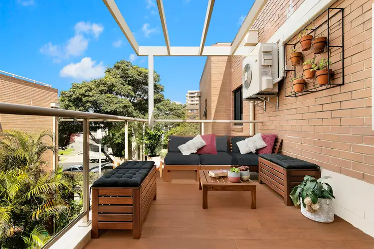 23/2-10 Hawkesbury Avenue, Dee Why NSW 2099
