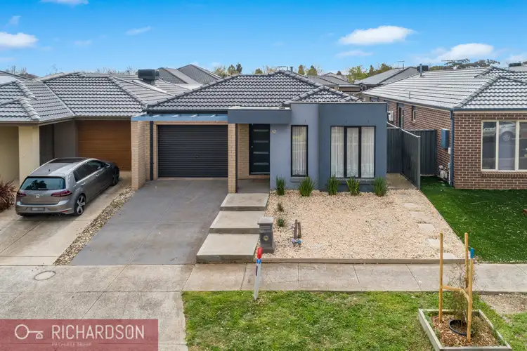 62 Weavers Street, Manor Lakes VIC 3024