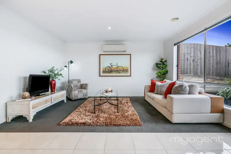 10/11 Hawk Avenue, Pakenham VIC 3810
