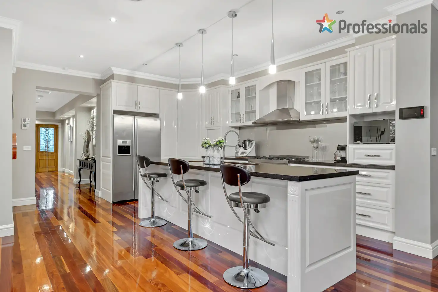 Main view of Homely house listing, 10 Cumberland Grove, Taylors Hill VIC 3037