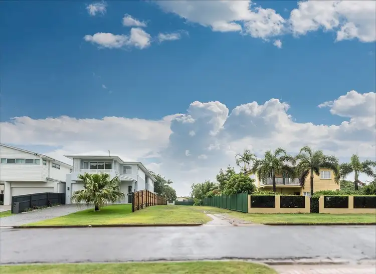 16 Foch Street, Wynnum West QLD 4178