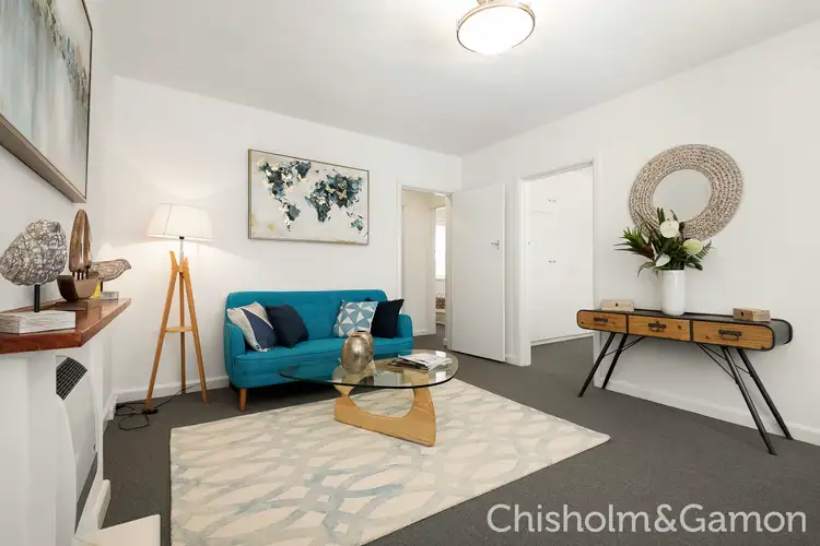 2/27 Moore Street, Elwood VIC 3184