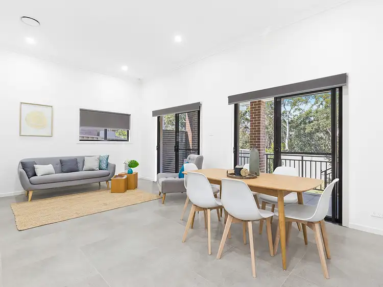 45 Parkview Avenue, Picnic Point NSW 2213