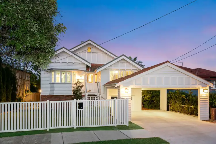 18 Curlewis Street, Holland Park West QLD 4121