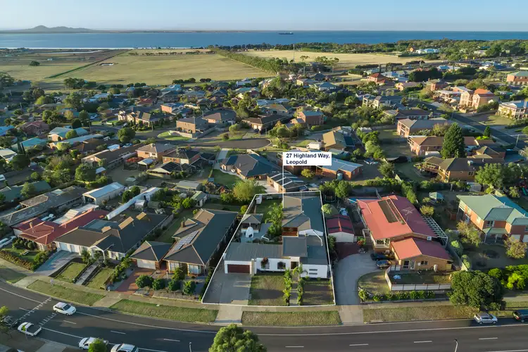 27 Highland Way, Leopold VIC 3224
