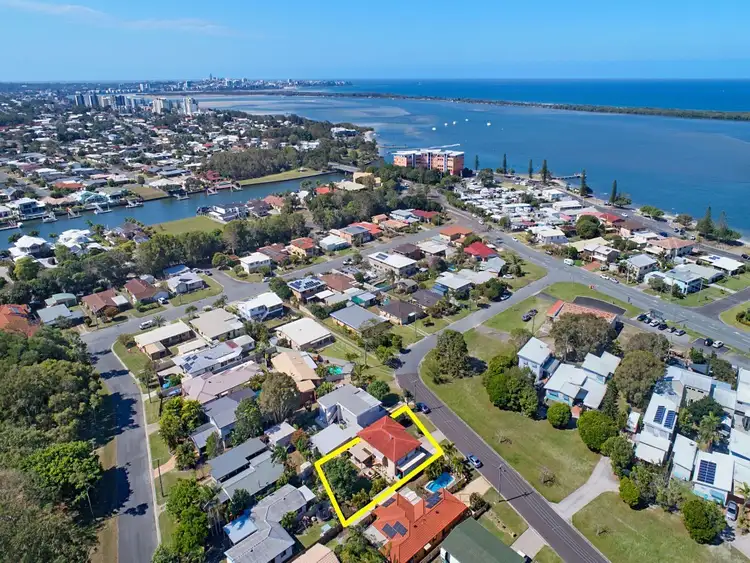 6 Roberts Street, Golden Beach QLD 4551