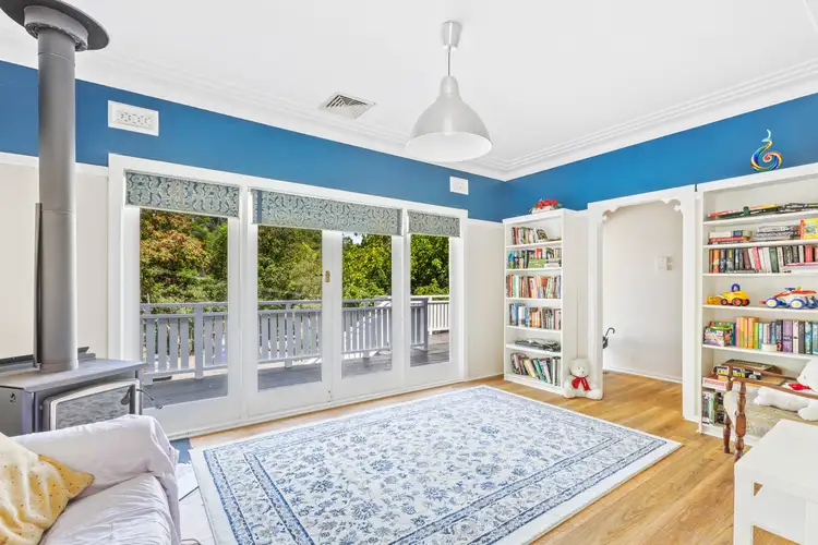 9 Heather Crescent, Wyoming NSW 2250