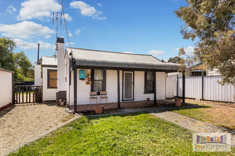 6 Dunstan Street, Sailors Gully VIC 3556