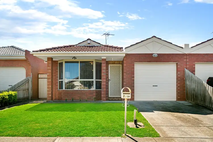 2/38 Saratoga Crescent, Keilor Downs VIC 3038