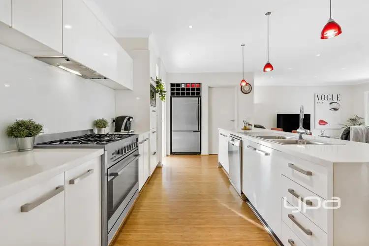 Fifth view of Homely house listing, 5 James Close, Sunbury VIC 3429