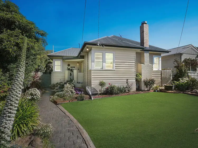6 Collins Street, Belmont VIC 3216