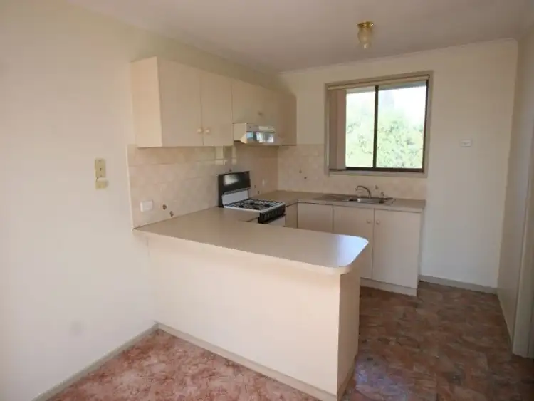 Second view of Homely unit listing, 2/18-20 Hoy Street, North Bendigo VIC 3550
