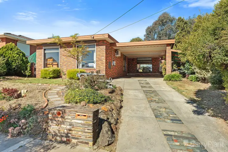 11 Rosemary Avenue, Strathdale VIC 3550