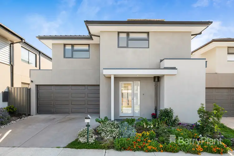 Main view of Homely townhouse listing, 14 Hammersmith Way, Cranbourne East VIC 3977
