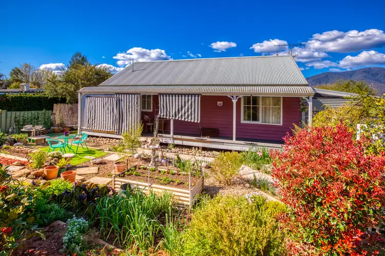 1 Ronald Street, Tawonga VIC 3697