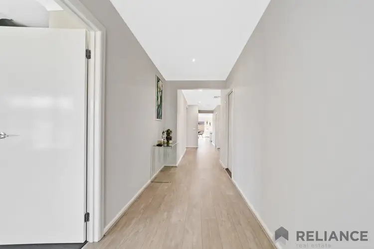 Fifth view of Homely house listing, 32 Bromley Circuit, Thornhill Park VIC 3335