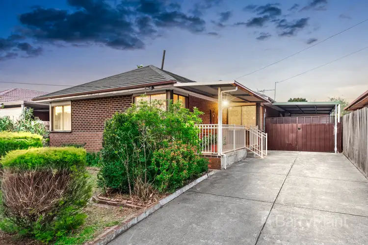 8 Occold Court, St Albans VIC 3021